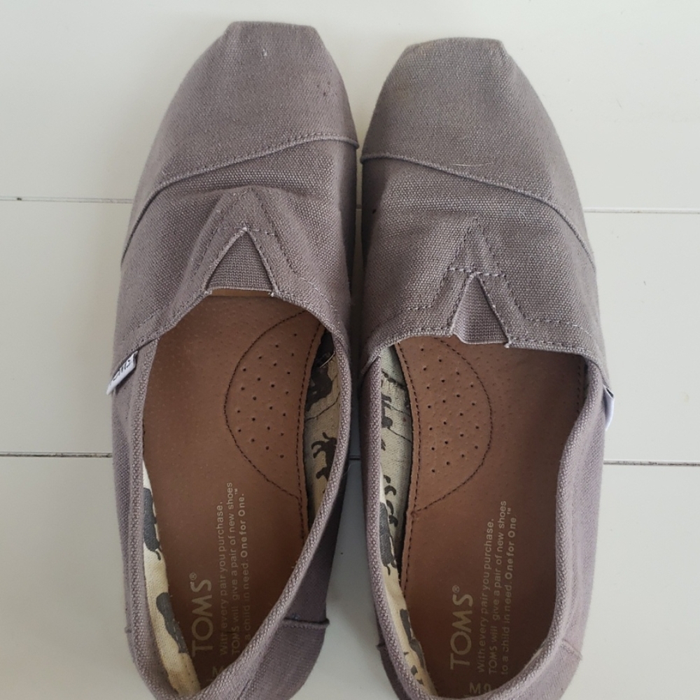 Men's Tom's Size 9